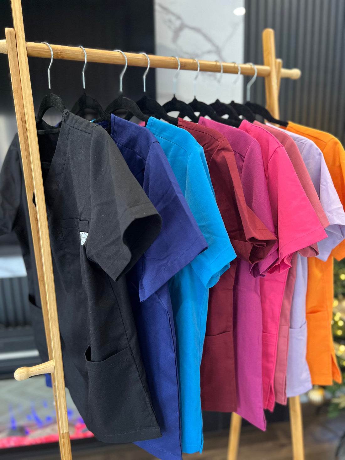 How to Choose the Right Scrubs for Long Shifts